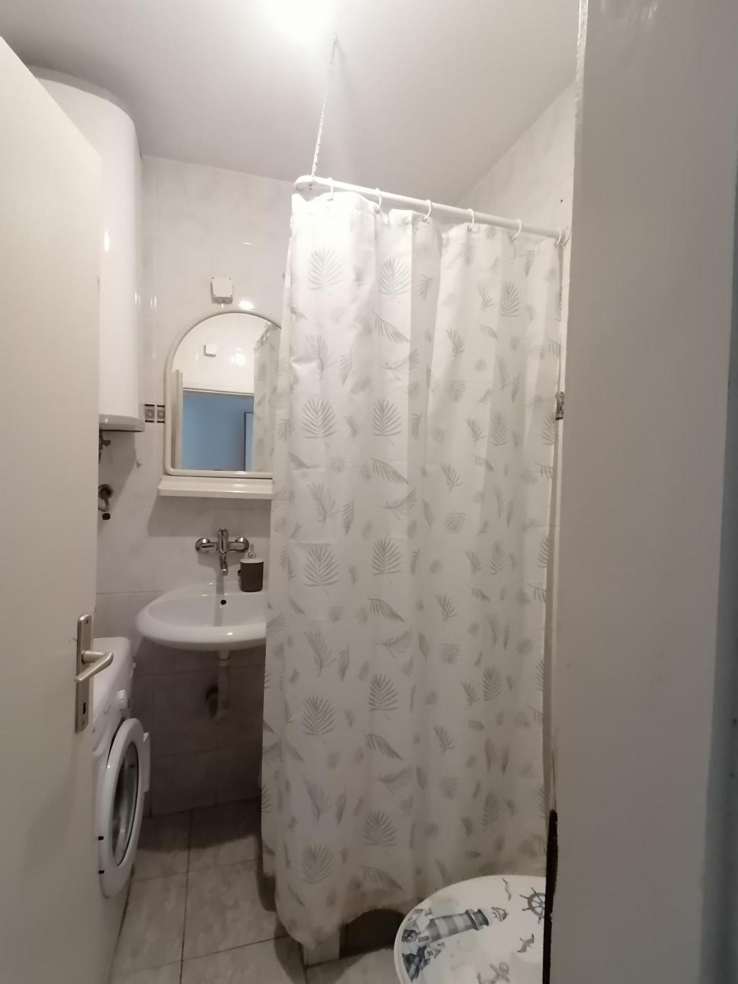 Hostel S Novi Sad Buitenkant foto