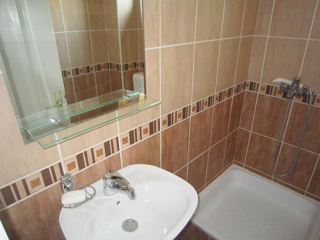 Hostel S Novi Sad Kamer foto
